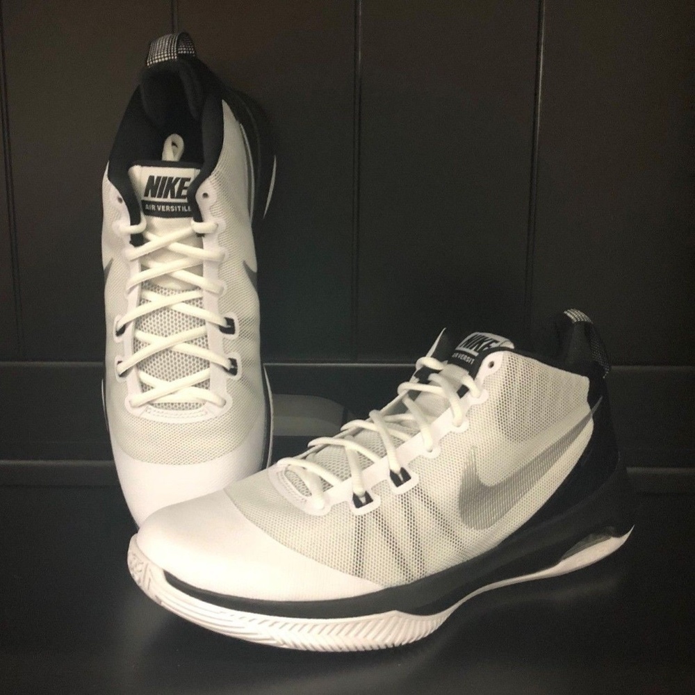 Nike Air Versatile Men's Basketball Shoes